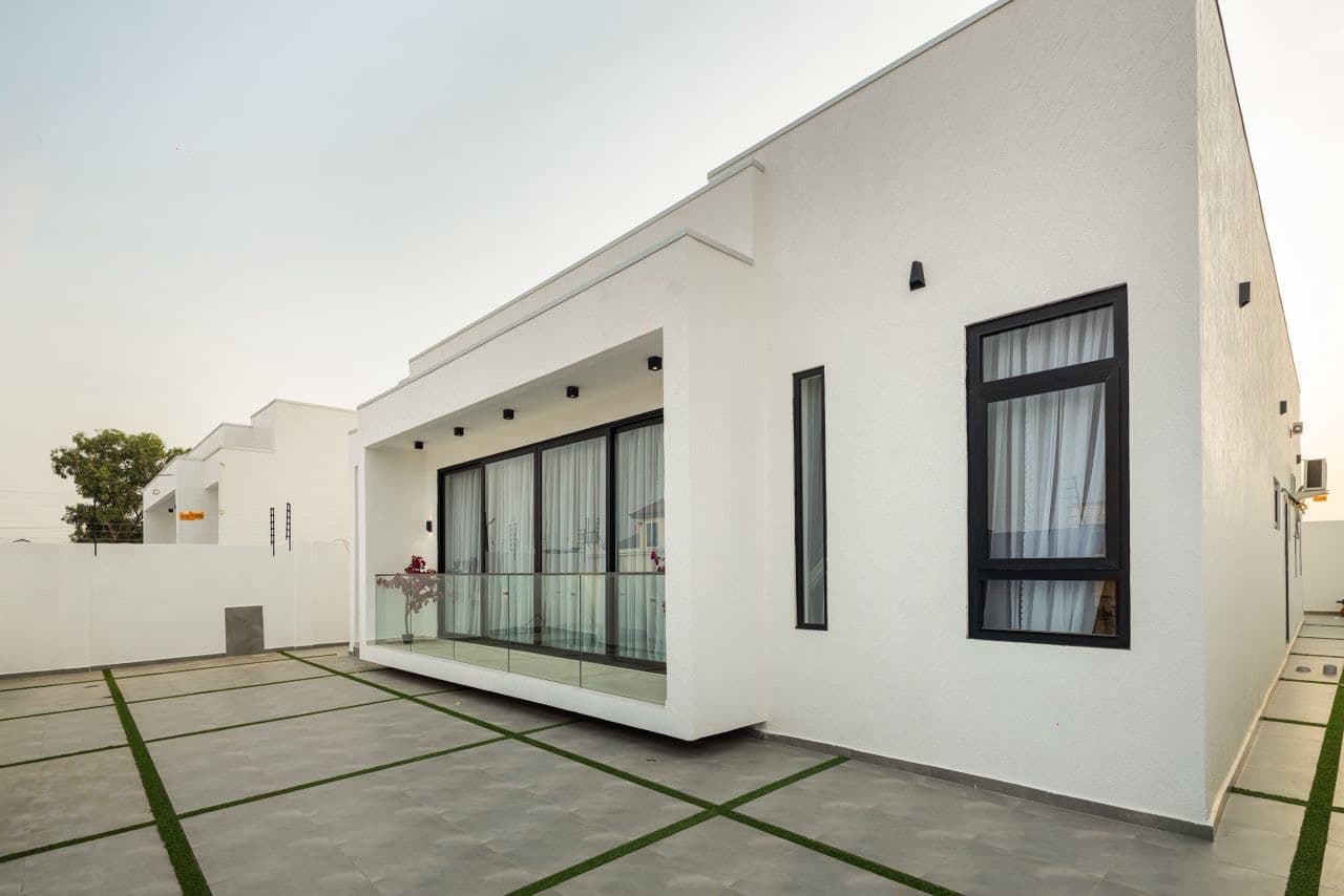 Fully Furnished Modern Home