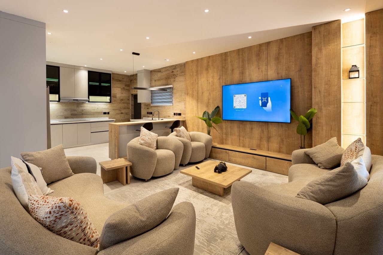 Fully Furnished Modern Home