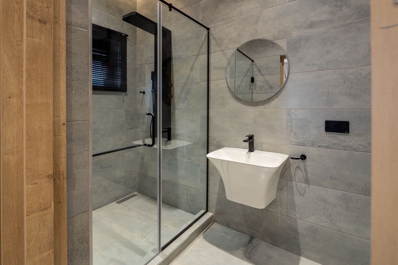 Fully Furnished Modern Home